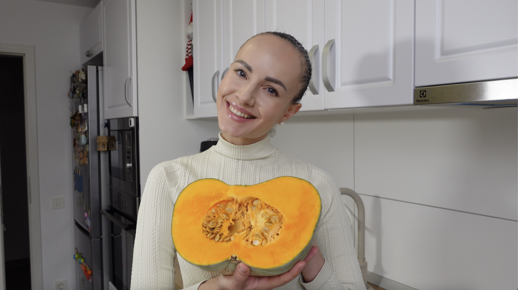 Reteta desert de dovleac cu crema de caju si nuci - vegan - de post - fara zahar - Cristina Catlabuga Nutritionist Holostic si Wellness Coach